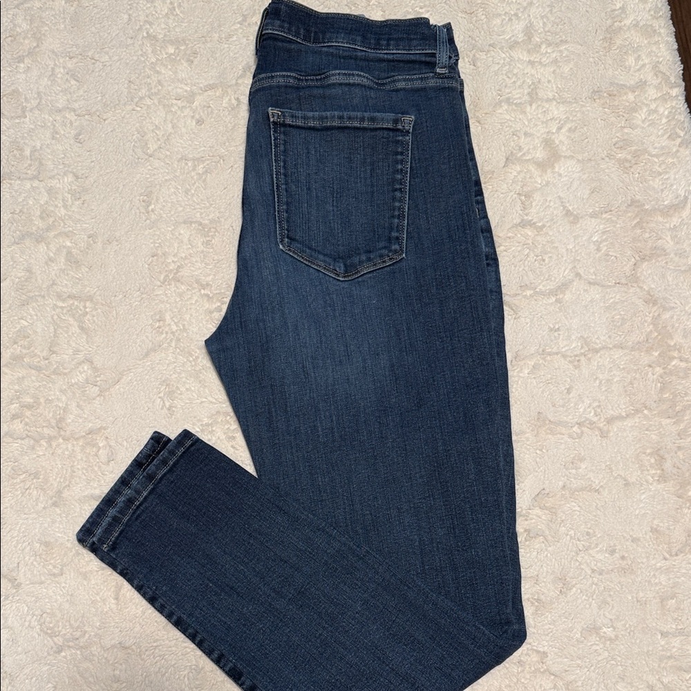 Banana Republic Blue Jeans / Mid-Rise Skinny.  Size 29 - Picture 4 of 5